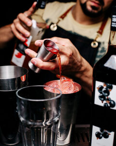 National Bartender Staffing offers bartending and event staff